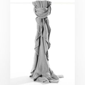 BANANA REPUBLIC RUFFLE KNNIT SCARF